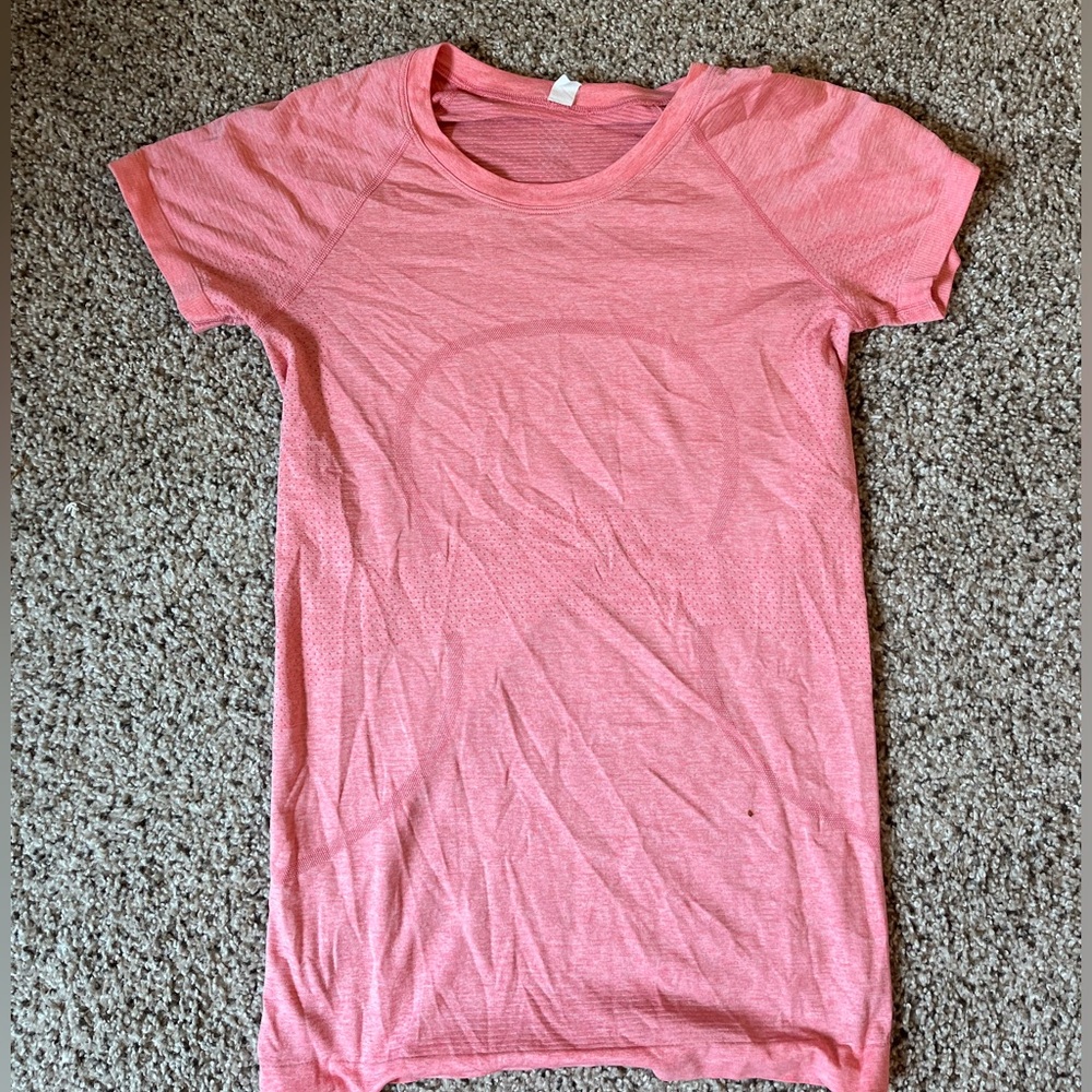 Lululemon swiftly tech top size 6!